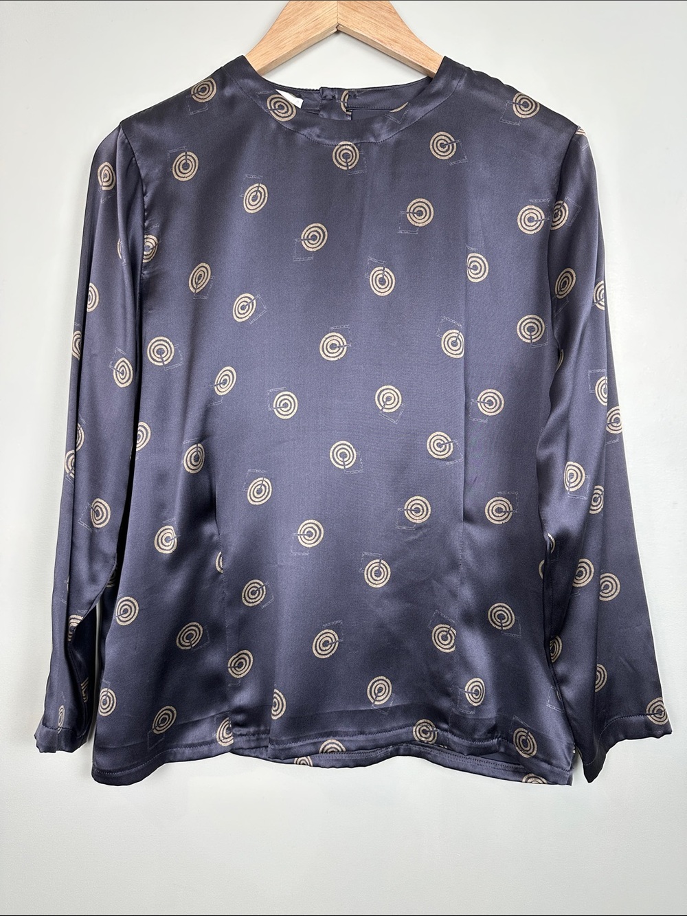 Vintage Silk Jones New York long sleeved blouse top geometric business casual